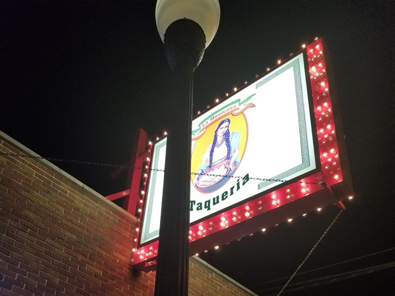 La Mexicana Taqueria exterior